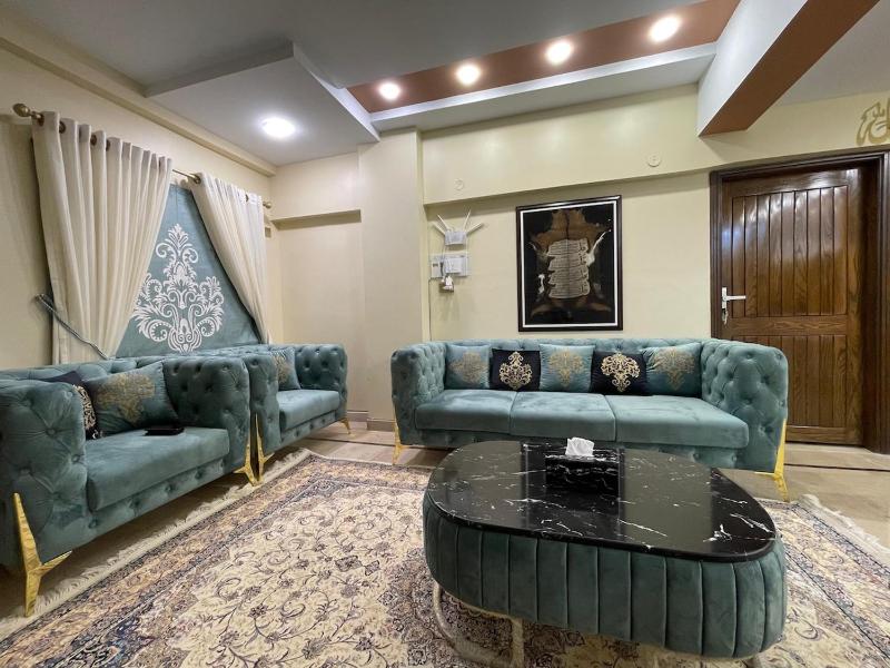 KHI -Hameeda Heights Luxury 4BR-Spacious Family Haven - image 8