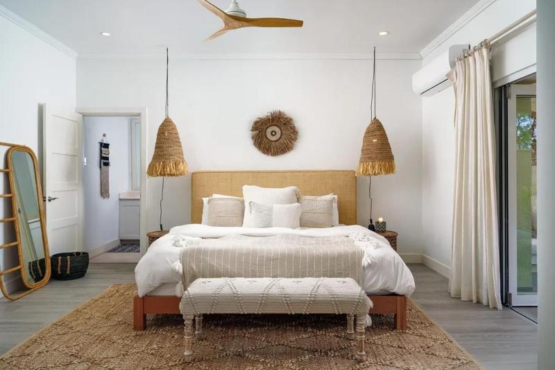 Luxury 7-Bedroom Sandy Lane Estate Villa with Pool & Beach Club Access - image 9