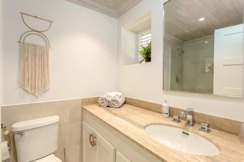 Luxury 7-Bedroom Sandy Lane Estate Villa with Pool & Beach Club Access - image 7