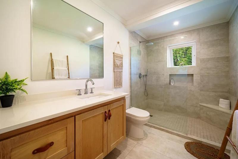Luxury 7-Bedroom Sandy Lane Estate Villa with Pool & Beach Club Access - image 2