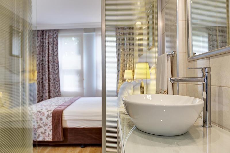 Arena Modern Hotel - image 13