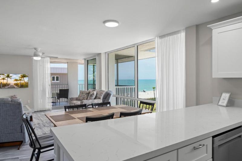 Island Beach Club #P3C - image 13