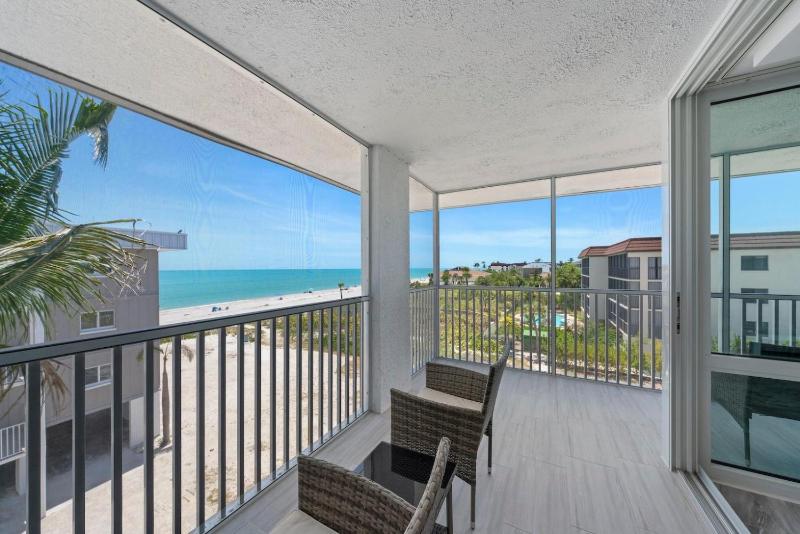 Island Beach Club #P3C - image 11