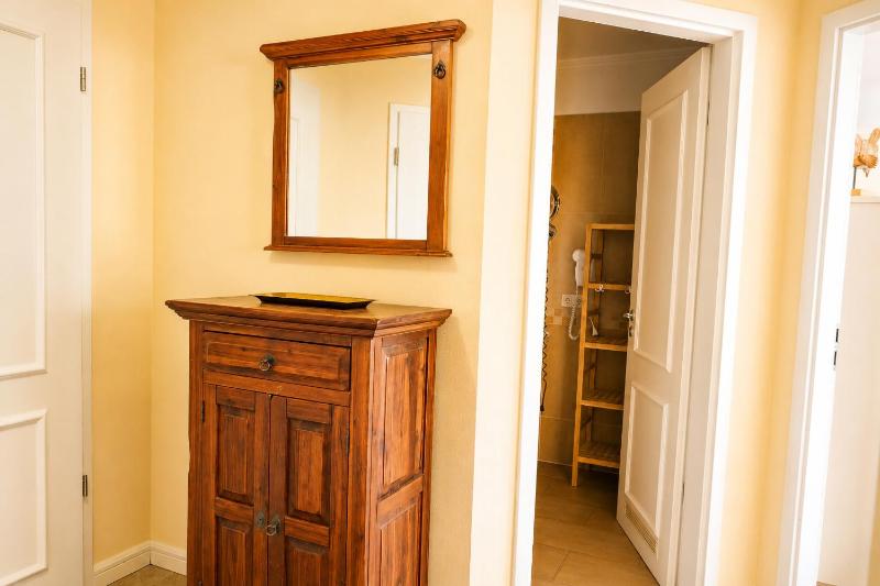 Captains Lounge - image 11