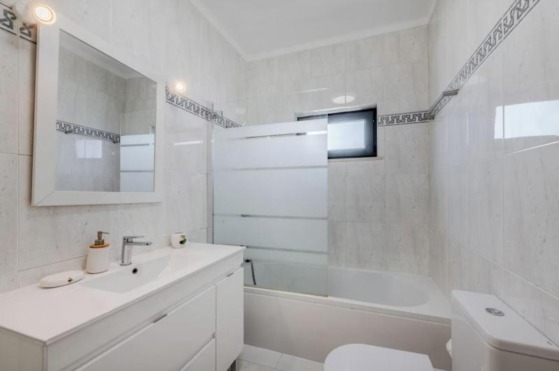 Spacious 4-Bedroom Villa with Private Pool - image 3