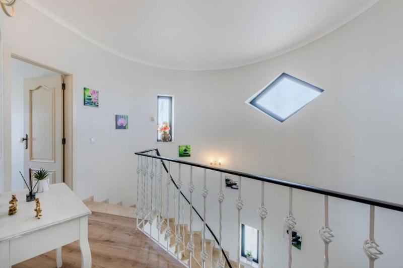 Spacious 4-Bedroom Villa with Private Pool - image 15