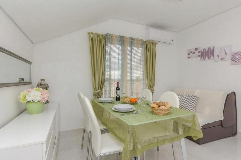 Flora Maris Pool Apartments - image 45