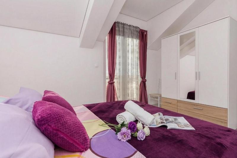 Flora Maris Pool Apartments - image 30