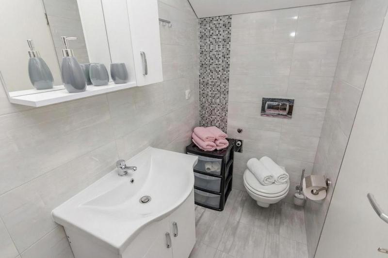 Flora Maris Pool Apartments - image 49