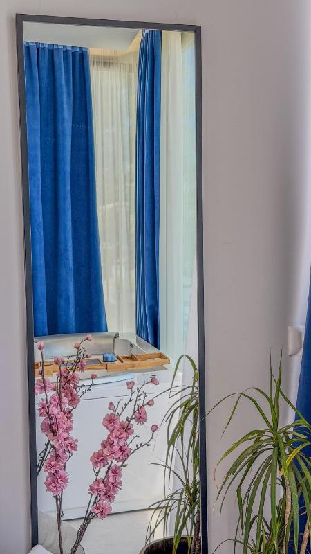 TreA Suites with Jacuzzi  By Aria - image 13
