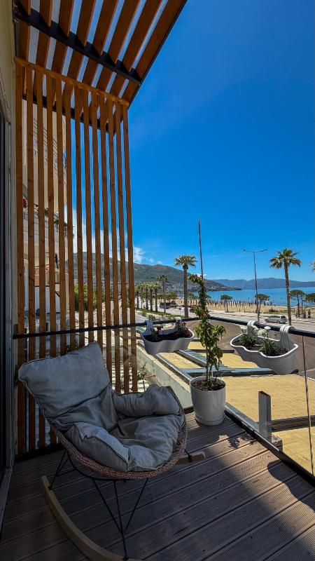 TreA Suites with Jacuzzi  By Aria - image 7