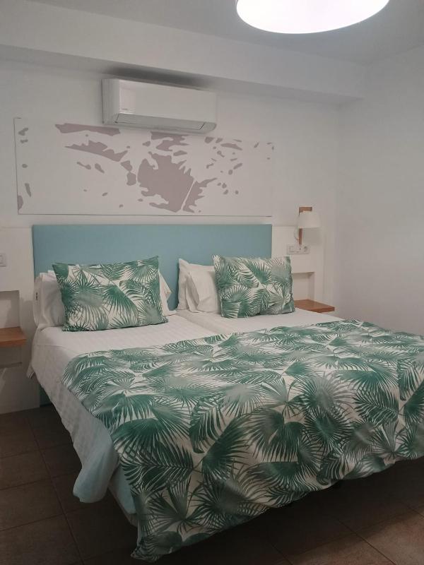 Apartamentos Corona Playa - image 2