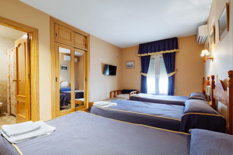 Triple Room (3 Adults) image 3