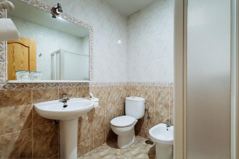 Single Room image 2