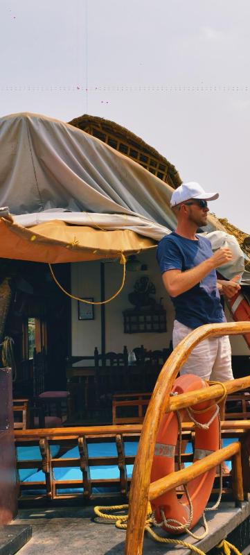 Aura Houseboats - image 7