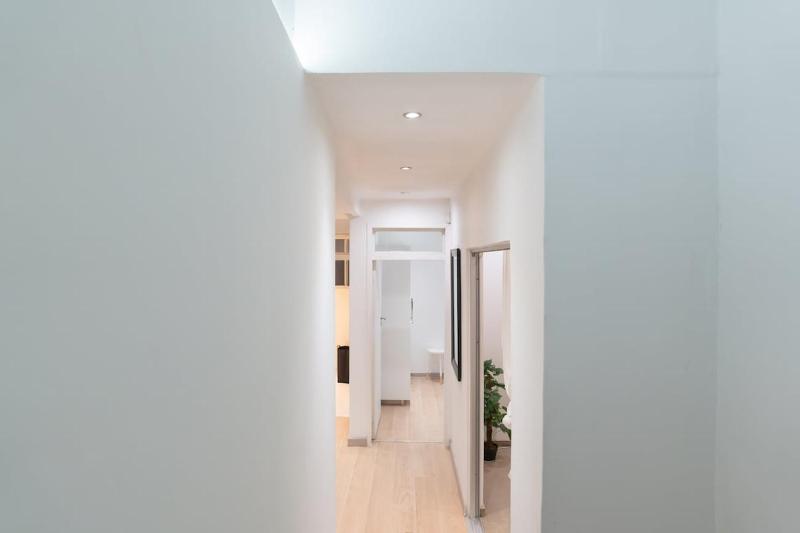 Living in the moment - Two-bedroom flat - image 10