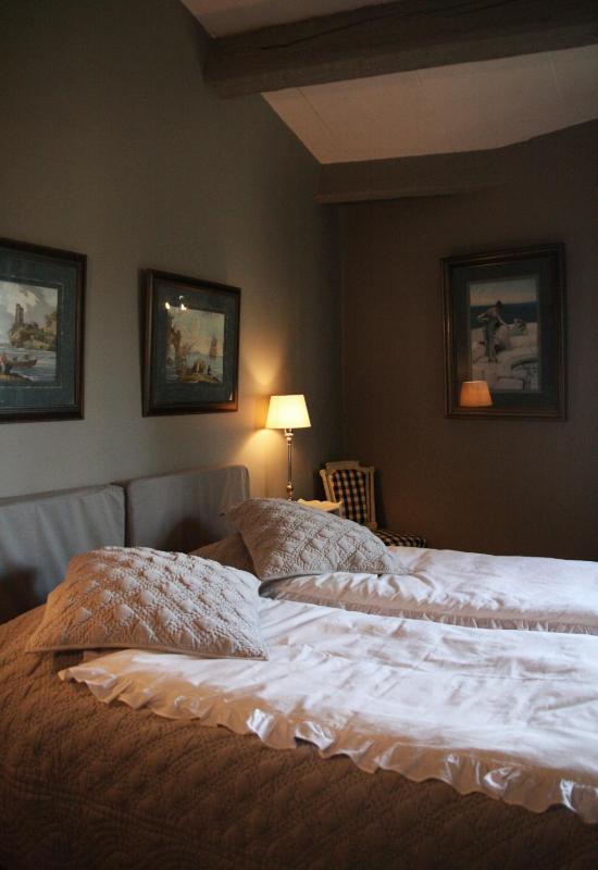 Small Double Room image 2