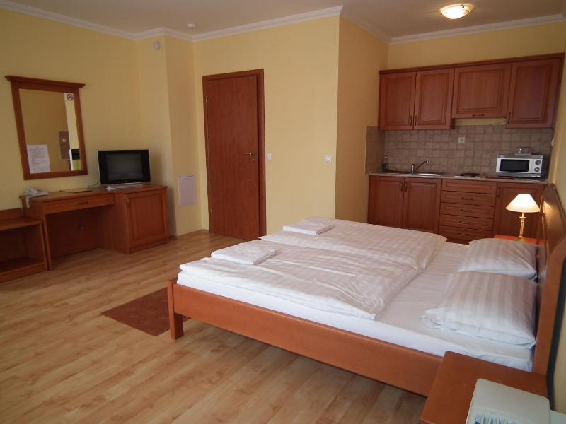 Apartment (2 Adults) image 4