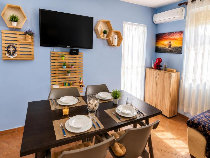 Cozy Family Apartment Near the Beach Golem - image 16