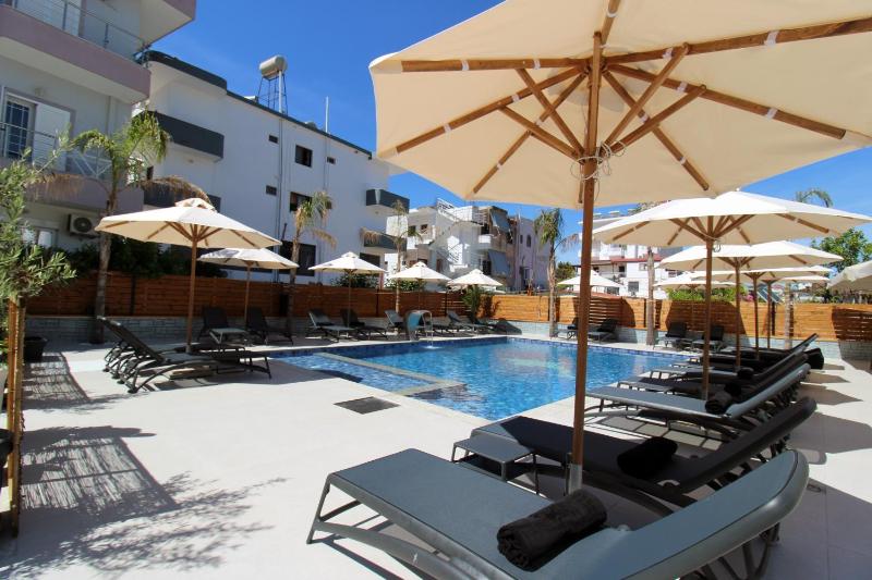 Hotel Villa Kapo Pool & Bar - image 2