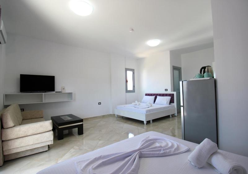 Hotel Villa Kapo Pool & Bar - image 5