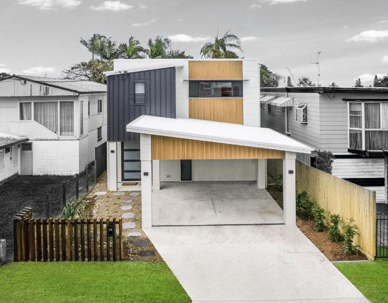 Nothling Street 13 Moffat Beach - image 1