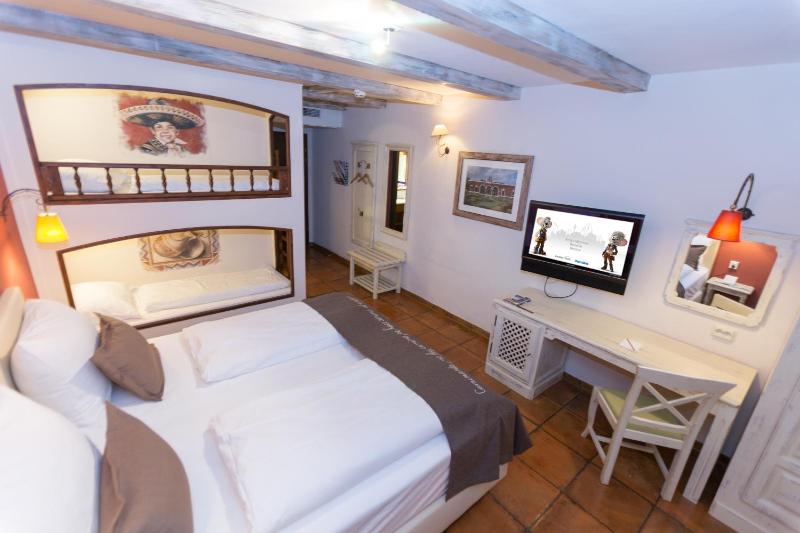Triple Room (2 Adults + 1 Child under 12 years old) image 3