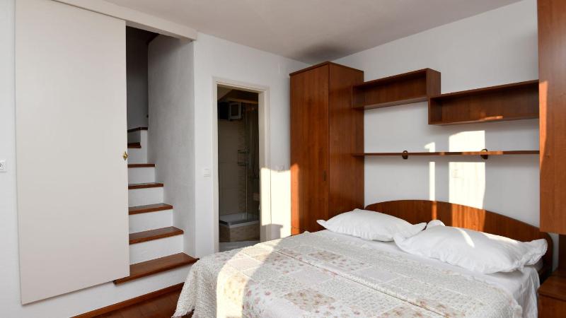 Holiday Home Ane - Makarska by Villas Guide - image 12