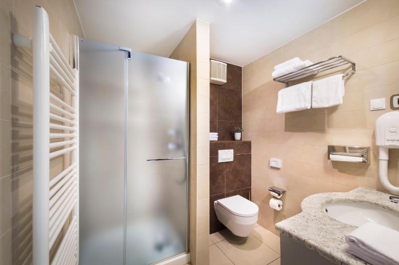 Suite for 2+2 Seaview image 2