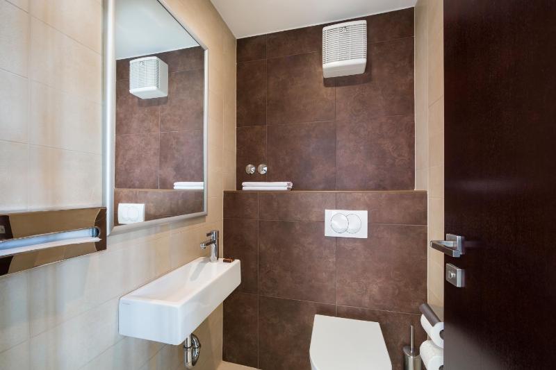 Suite for 2+2 with Jacuzzi Seaview image 2