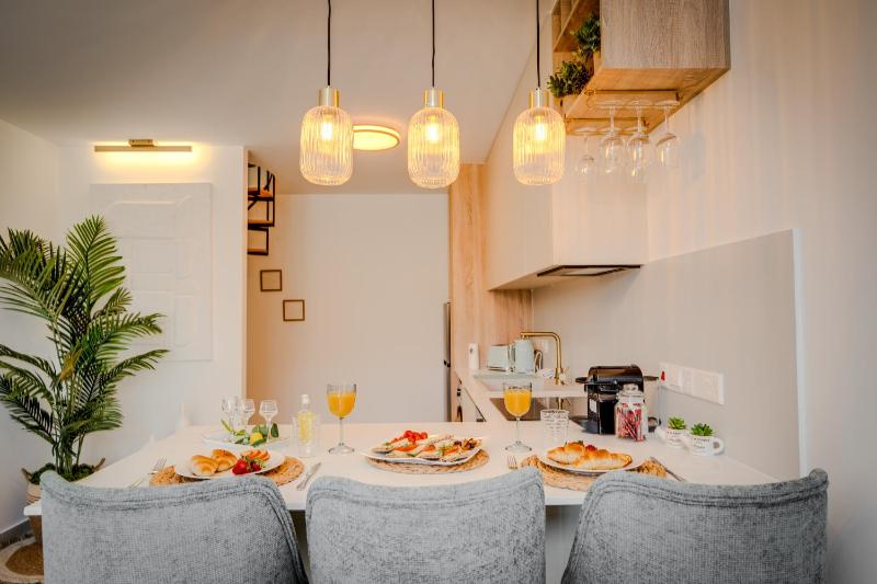 Antheo-Nest Apartments - image 5