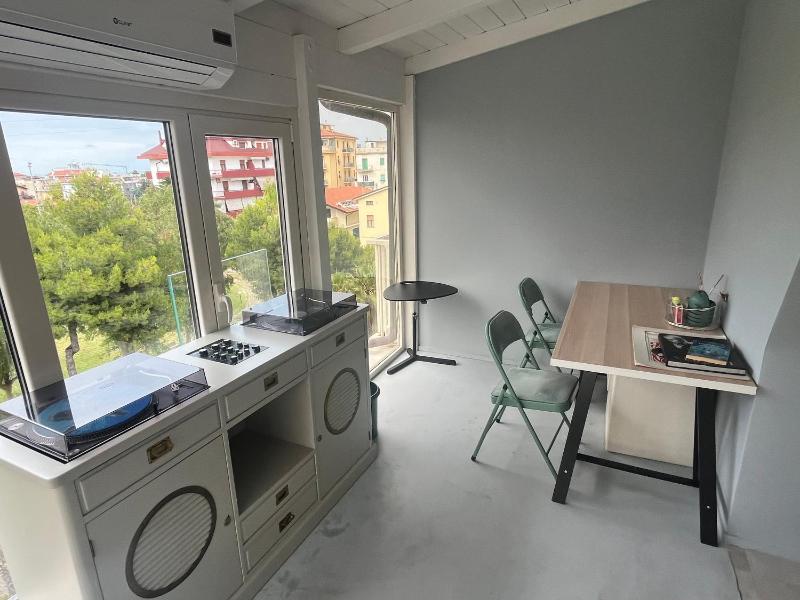BIGGIE House - image 7