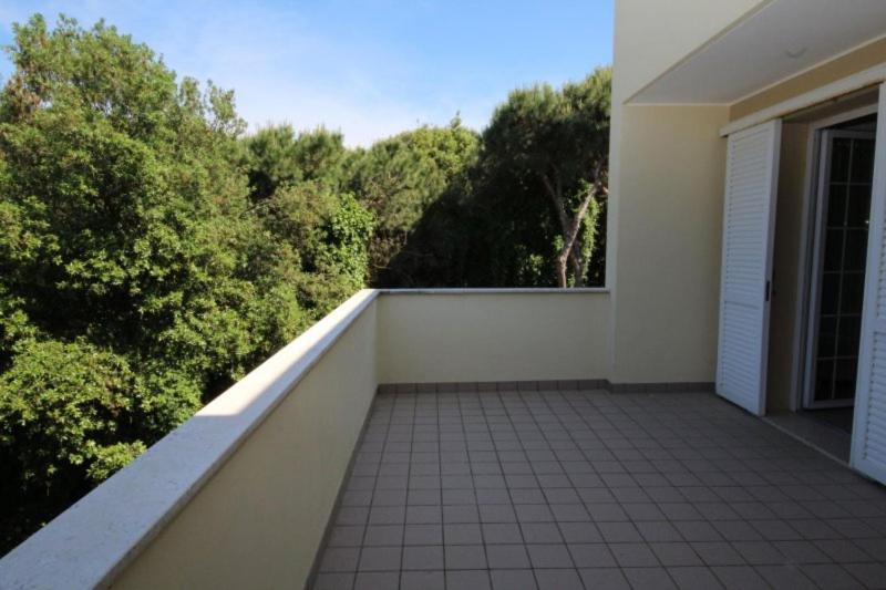 Apartment with large terrace in Rosolina Mare - image 4