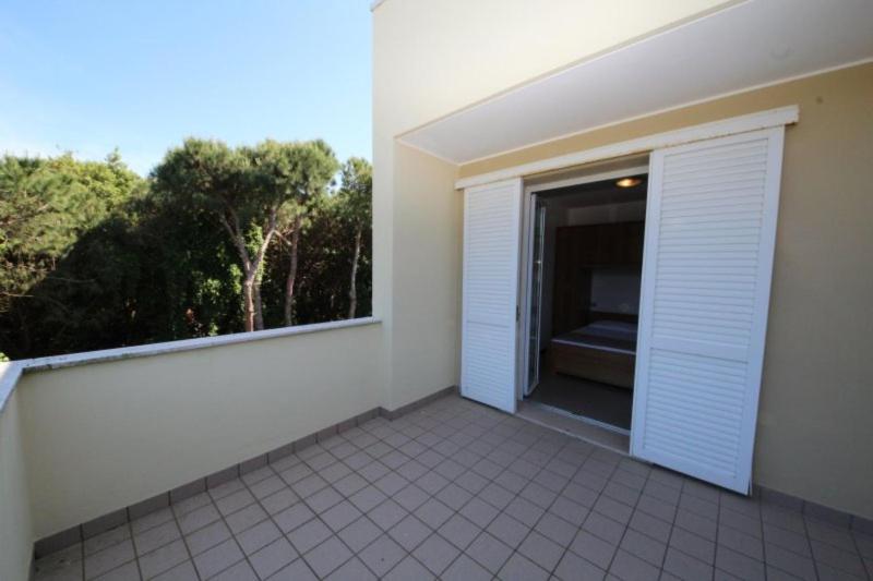 Apartment with large terrace in Rosolina Mare - image 13