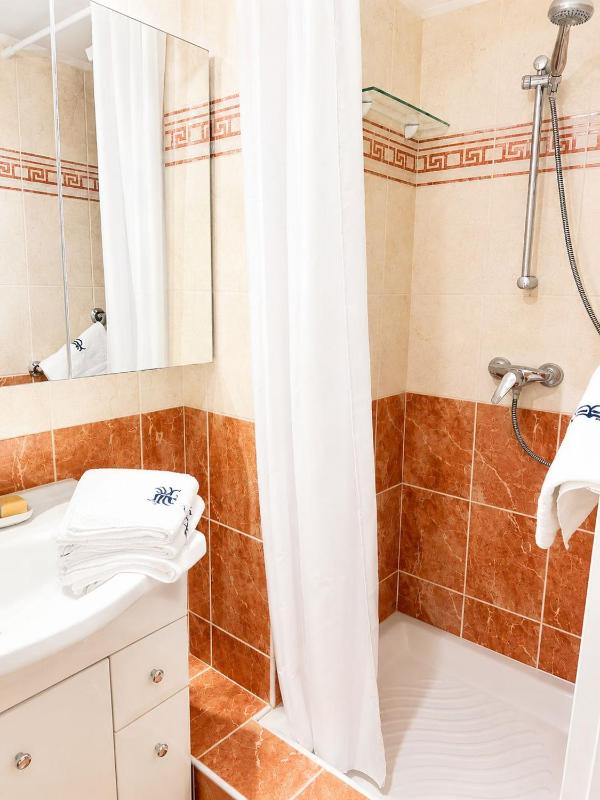 Apartment with Pool in Heart of Cagnes-sur-Mer - image 15