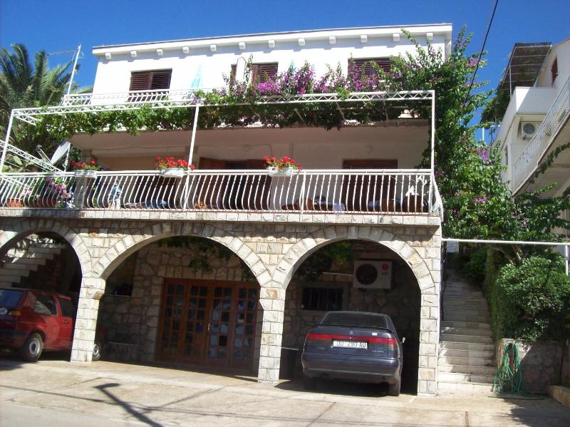 Captain's villa - image 37