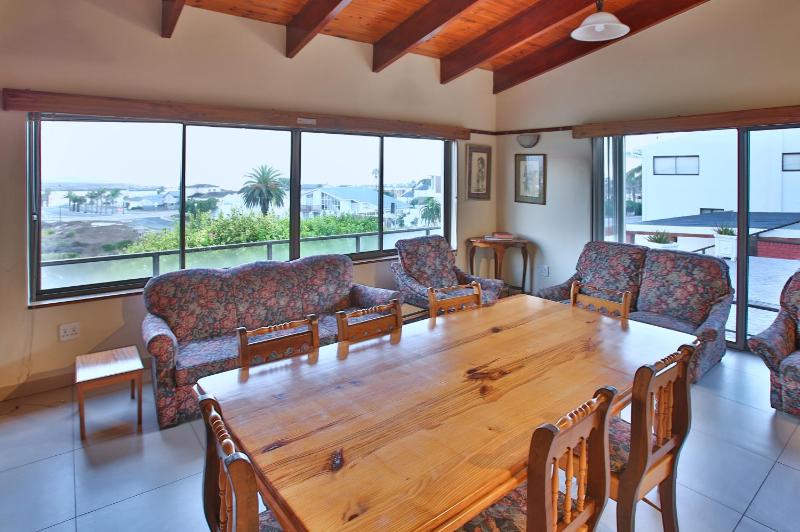 Dasklip Langebaan 8-sleeper - image 12