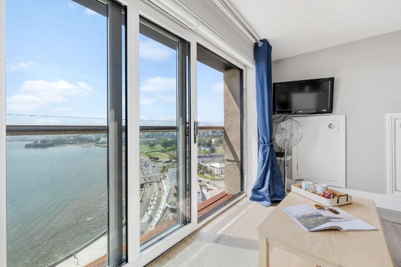 Marina View Suite Astor House - Sea view 250 meters from beach - image 10