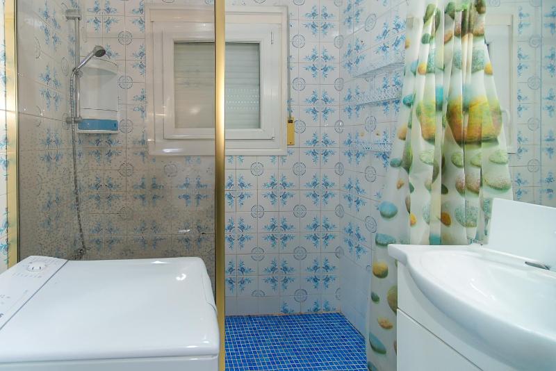 WELCS CASA 240 EMP con piscina y vista al canal - image 15