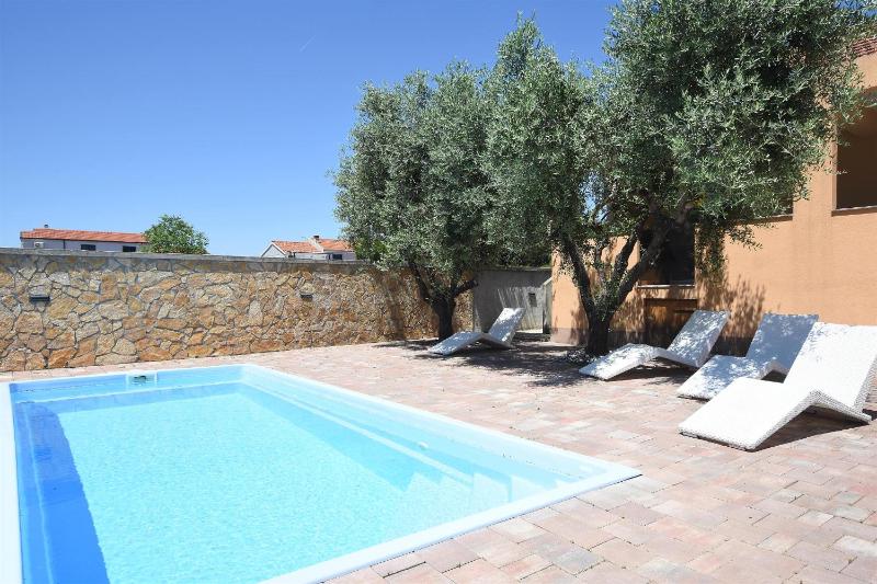 House Tina - image 17