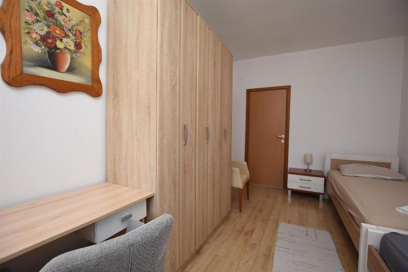 House Tina - image 19