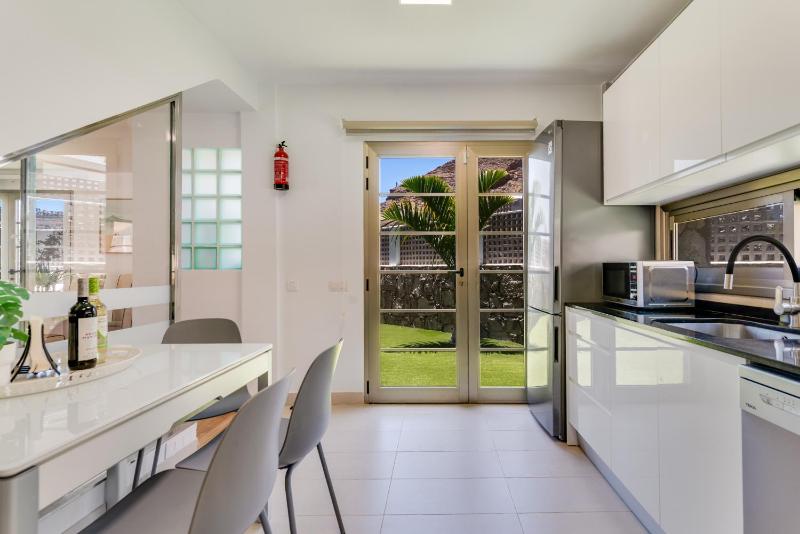 Villa Chil - Luxury with heated pool and BBQ - image 18