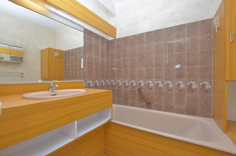 Golfe Vermeil - Appartement avec Grande Terrasse à Proximité de la Plage - image 6