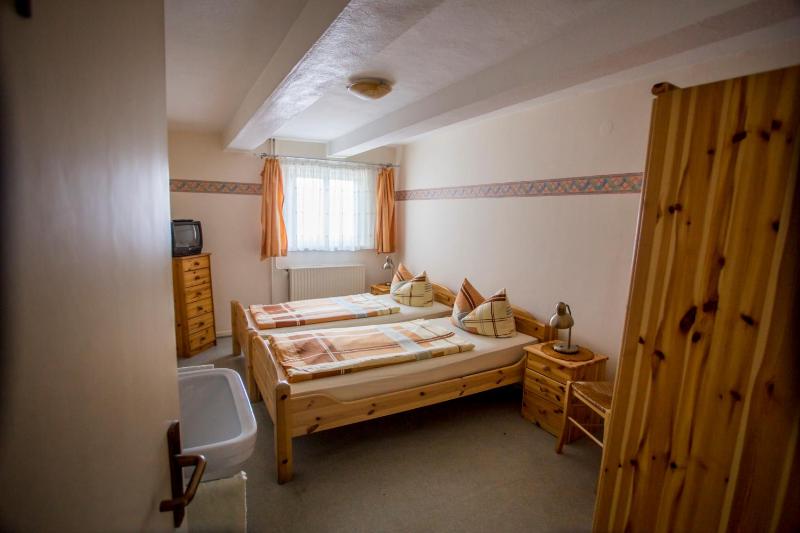Double Room with Shared Bathroom image 1