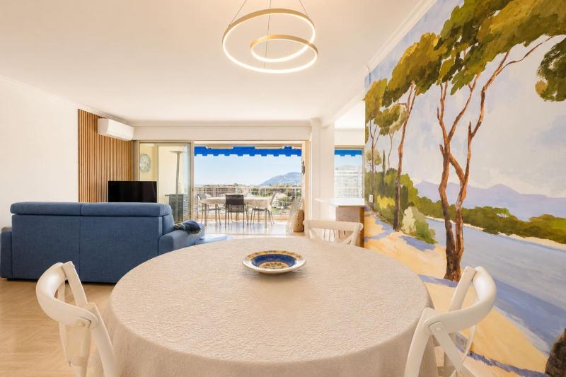 Apt 8 guests sea view & pool 10 minutes from Cannes - image 3