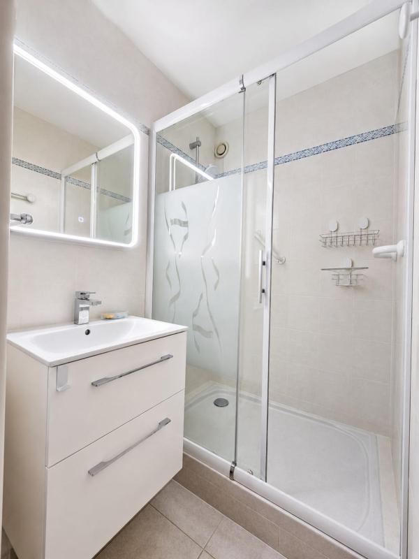 Apt 8 guests sea view & pool 10 minutes from Cannes - image 16