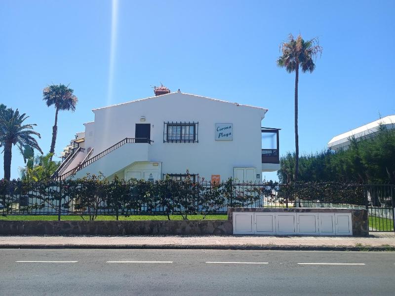 Apartamentos Corona Playa - image 9