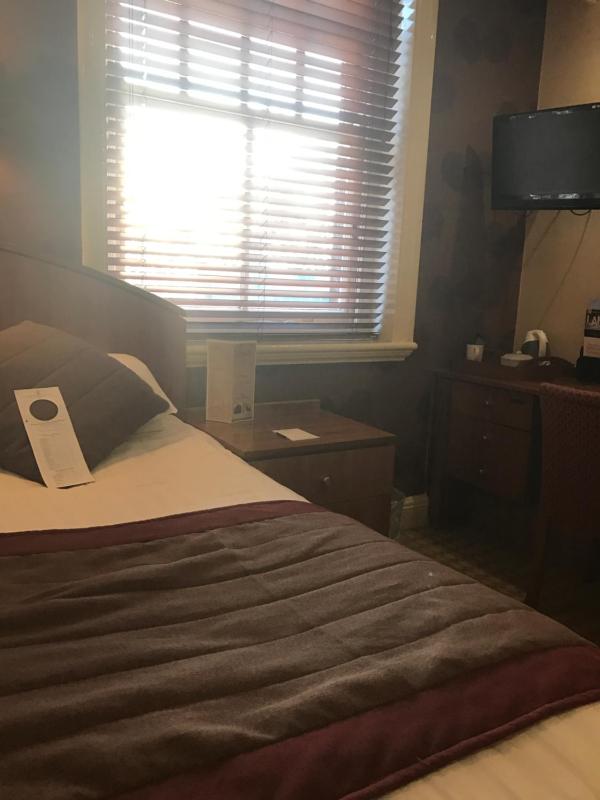 Single Room image 2