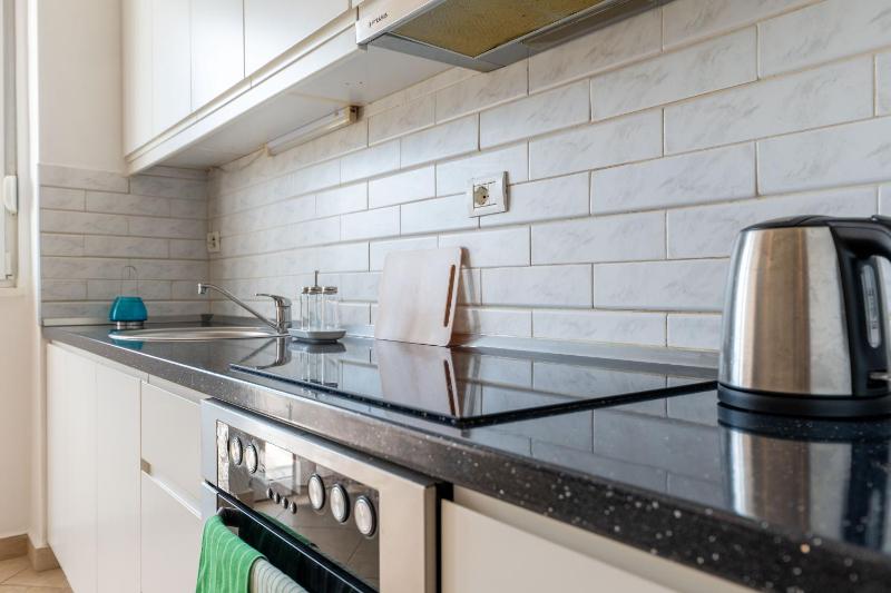 River & Sea View Premium Apartments Saranda - image 8