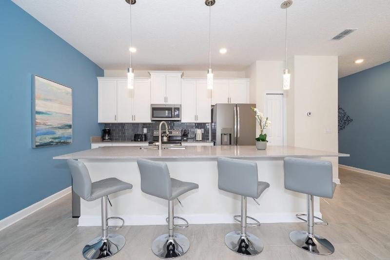 4BR Town House with Pool 4816LN - image 15